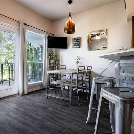Guadalupe Getaway Apartment Ню Браунфелс Екстериор снимка