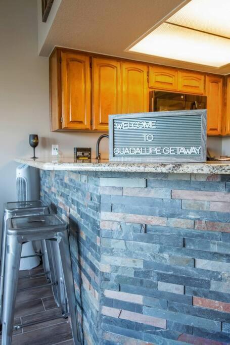 Guadalupe Getaway Apartment Ню Браунфелс Екстериор снимка