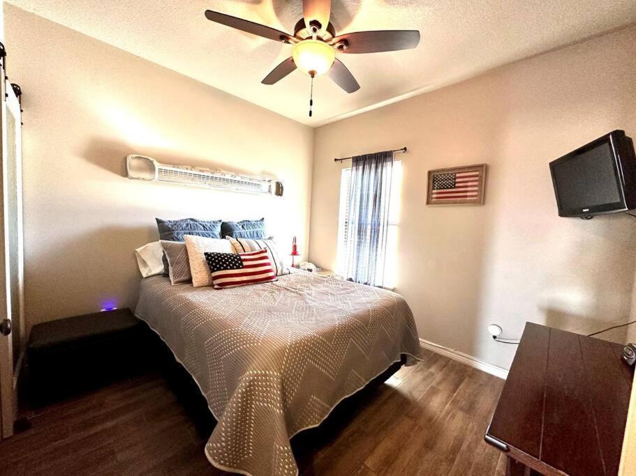 Guadalupe Getaway Apartment Ню Браунфелс Екстериор снимка