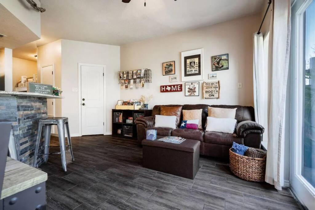 Guadalupe Getaway Apartment Ню Браунфелс Екстериор снимка