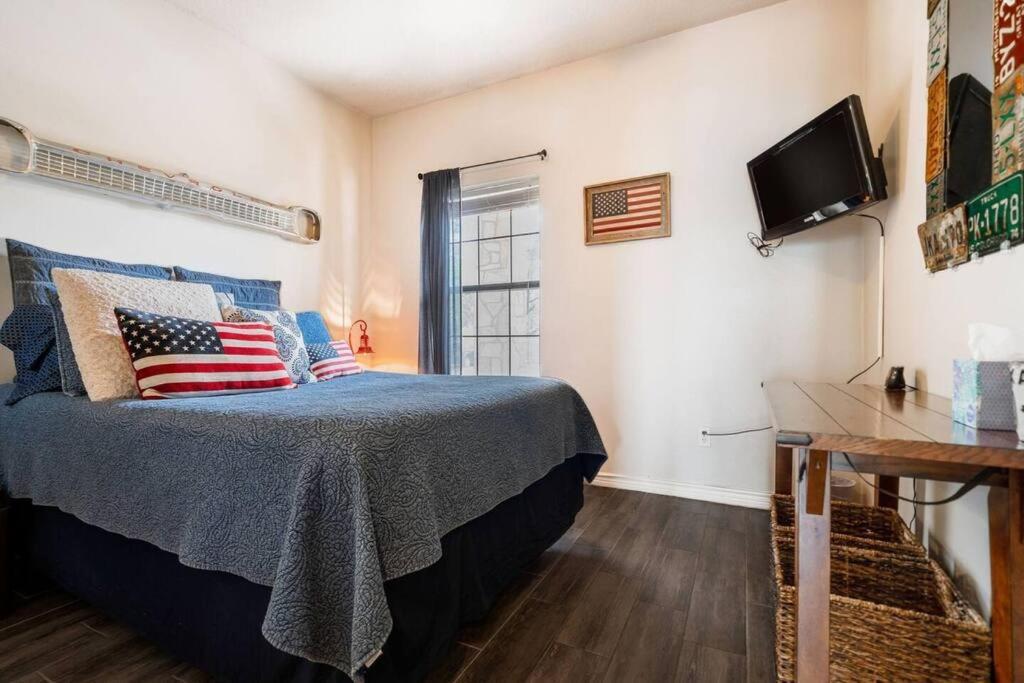Guadalupe Getaway Apartment Ню Браунфелс Екстериор снимка